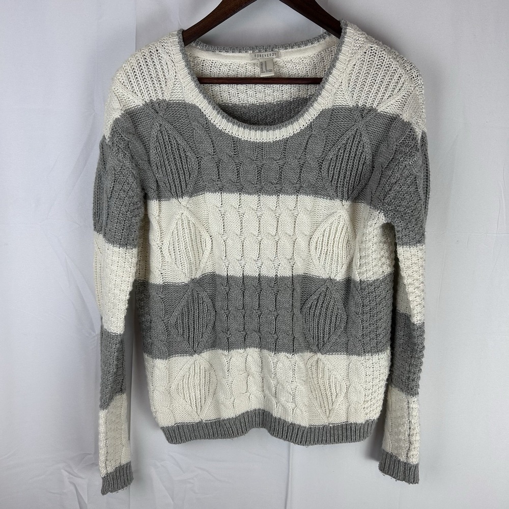 Forever 21 Striped‎ Cable Knit Sweater Gray White Women's Medium